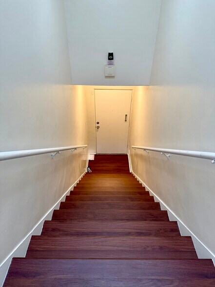 Building Photo - 503 Hill Dr