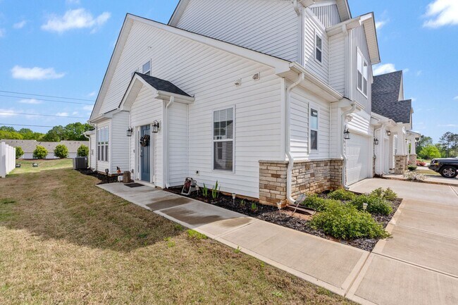 Building Photo - 1615 Chelmsford Ct