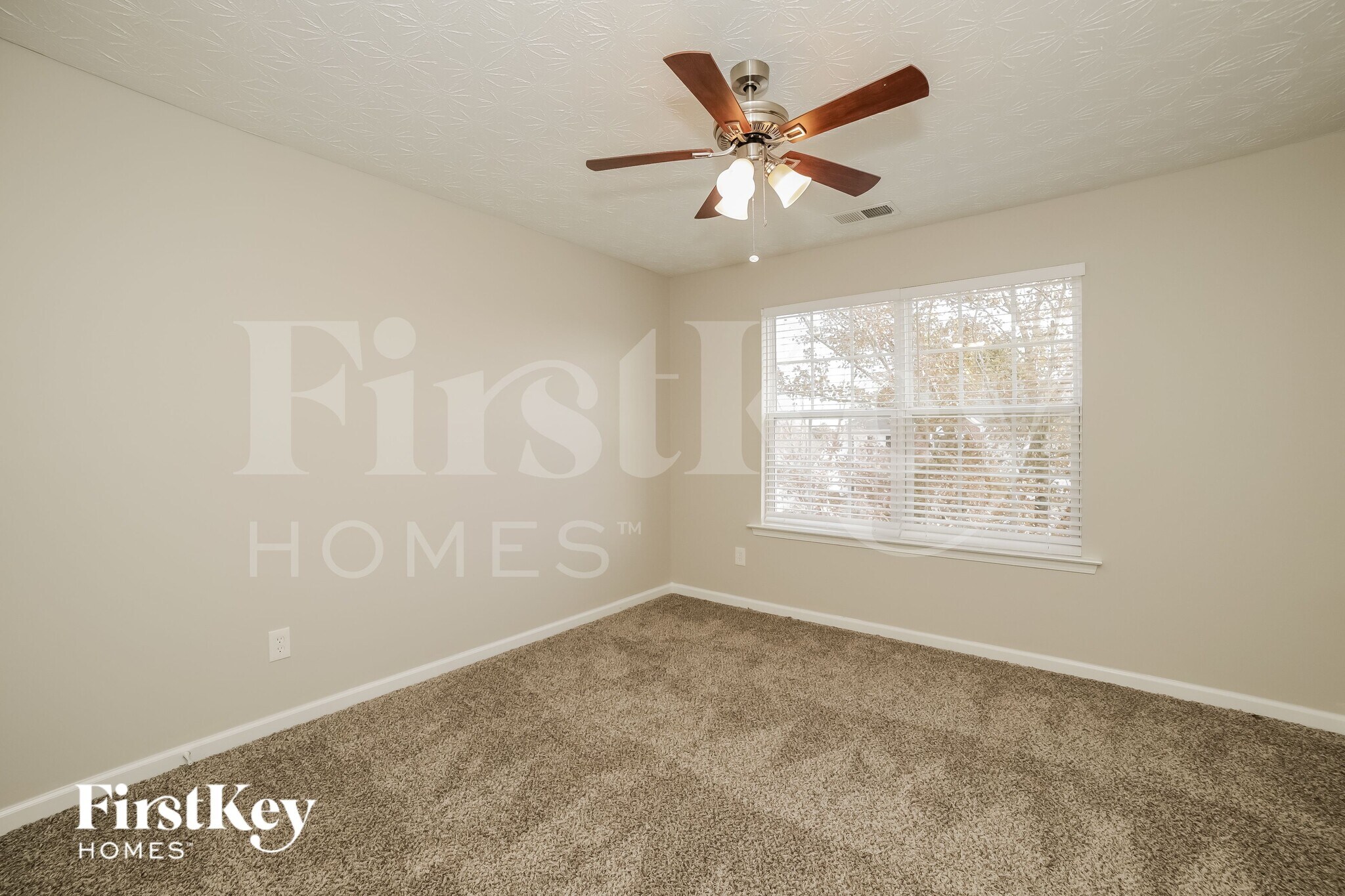 Building Photo - 2046 Dartmoth Way