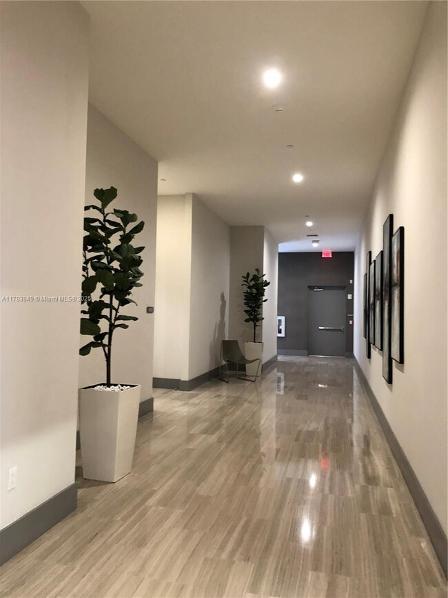 Building Photo - 5350 NW 84th Ave