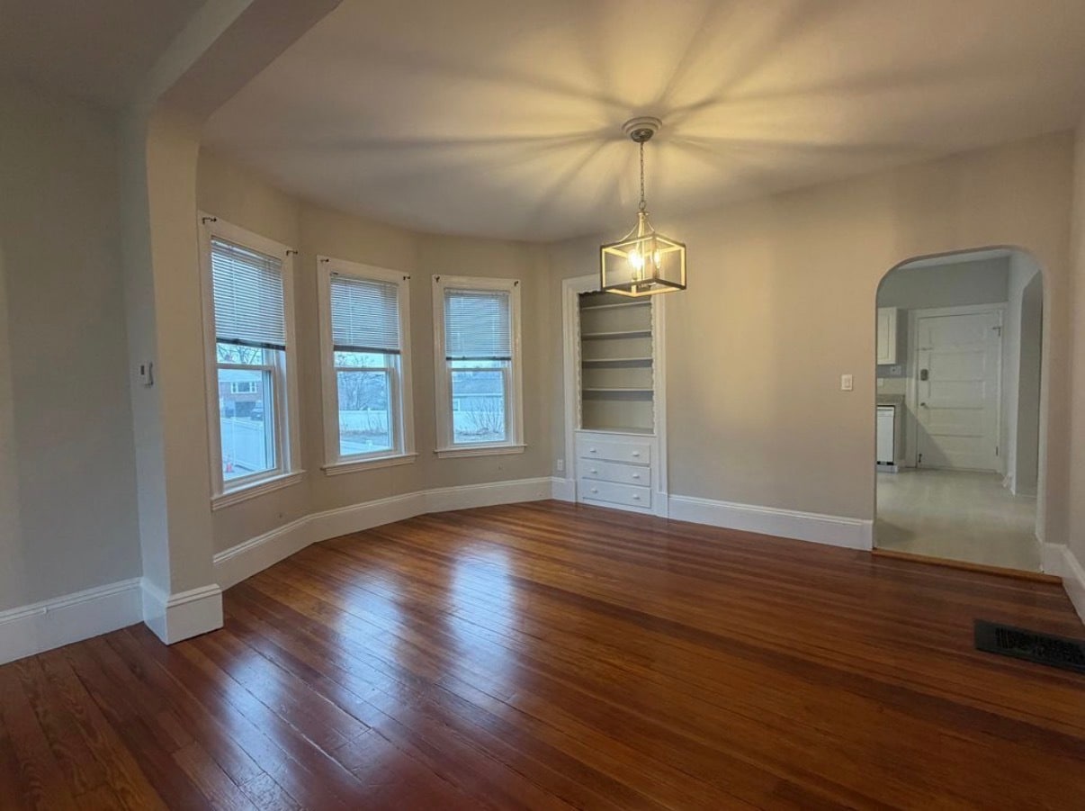 Building Photo - 10 Lambert Ave