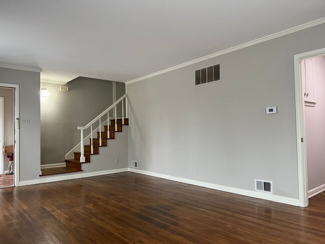 Building Photo - 1720 Kavanaugh Blvd