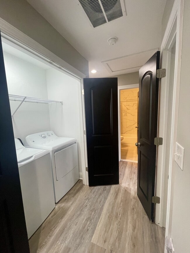 Building Photo - 143 Emanuel Ct