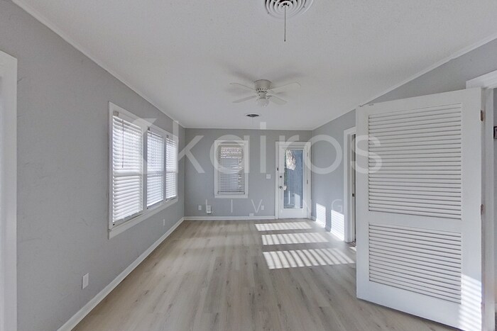 Building Photo - 411 Sunset Terrace