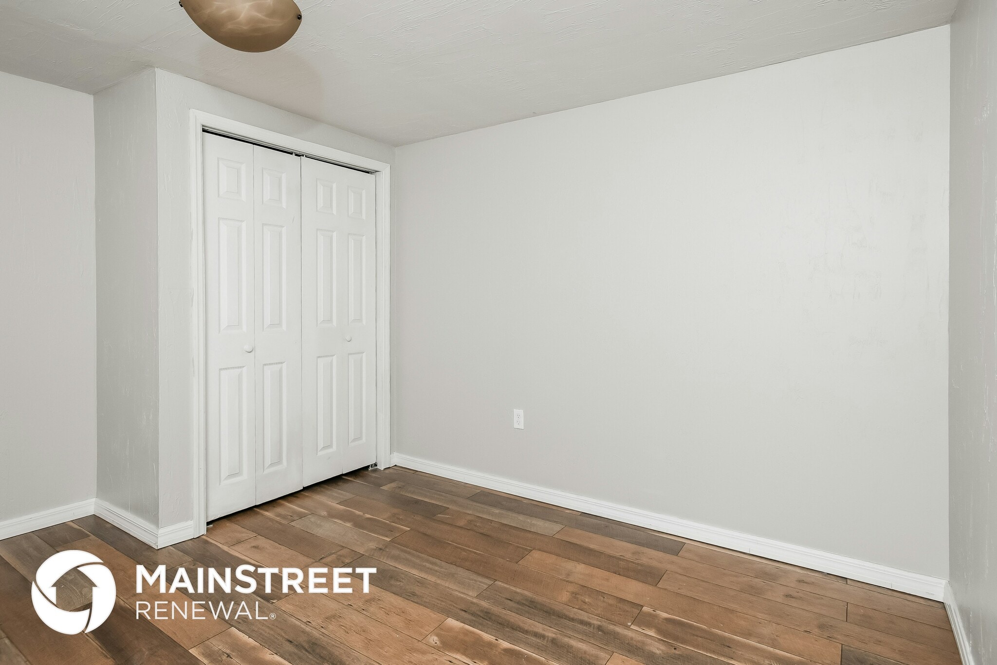 Building Photo - 825 E Jackson Ave