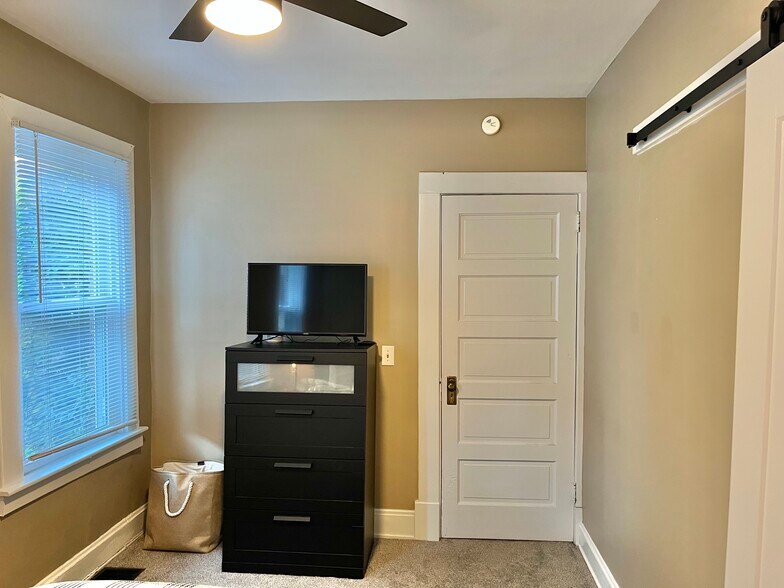 Building Photo - 2909 Portsmouth Ave