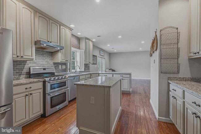 Building Photo - 40923 Browns Ln