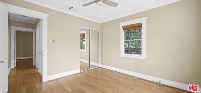 Building Photo - 1149 N Poinsettia Pl