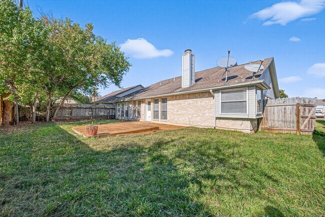 Building Photo - 3210 Kempwood Dr