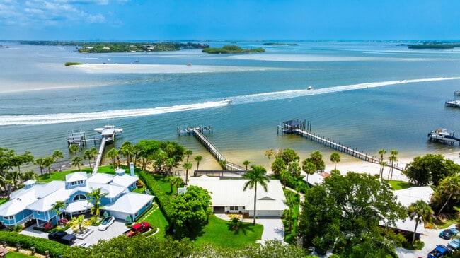 Building Photo - 3501 SE Kubin Ave