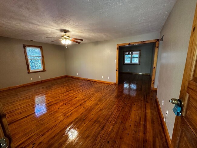 Building Photo - Walland Rental Available