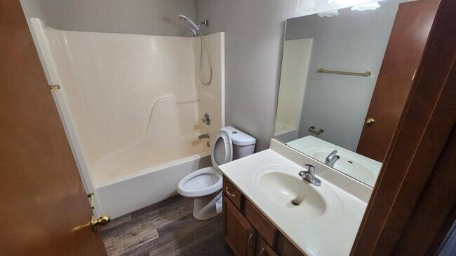 Building Photo - 1811 Miller Dr