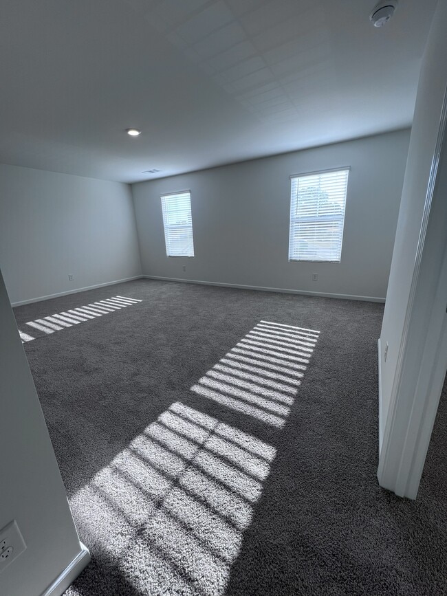 Building Photo - 6092 Knickerbocker Street