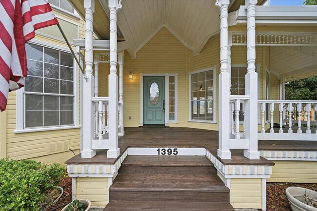 Building Photo - 1395 Grove Ct