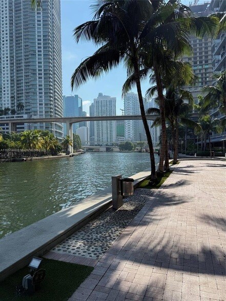 Building Photo - 185 SW 7th St