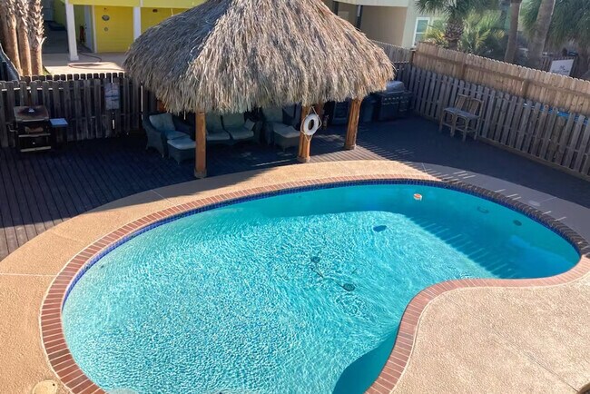 Building Photo - 607 Sand Key Dr