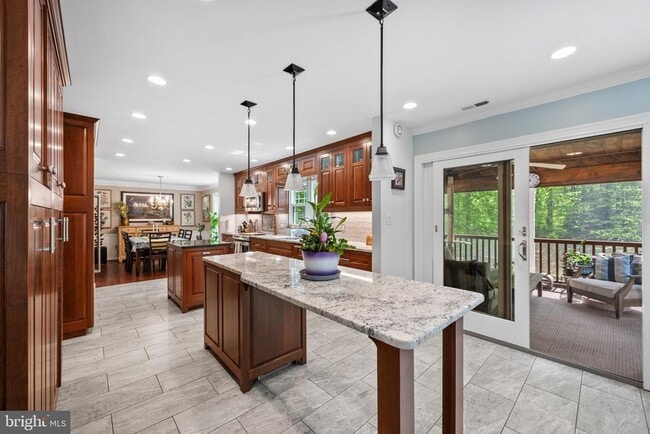 Building Photo - 7362 Clifton Rd