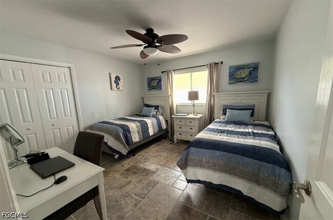 Building Photo - 521 102nd Ave N