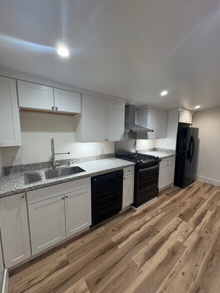 Kitchen - 1207 Humboldt St