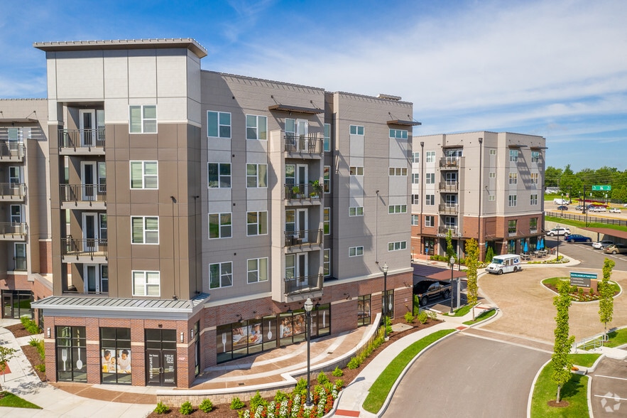 Building Photo - The Villages of Twin Oaks