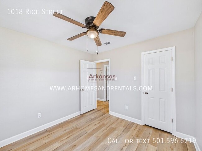 Building Photo - 1018 Rice St