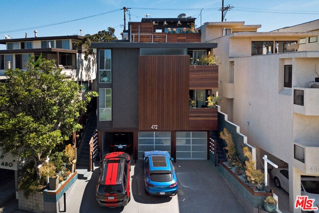 Building Photo - 472 Rosecrans Ave