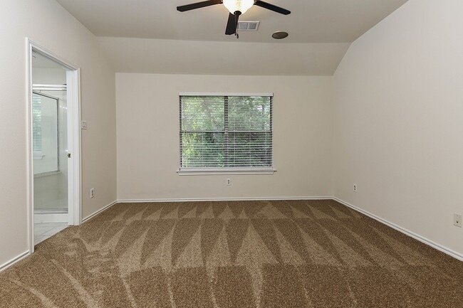 Building Photo - 102 Blue Creek Pl