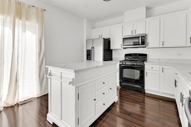 Building Photo - 7515 Savoy Ln