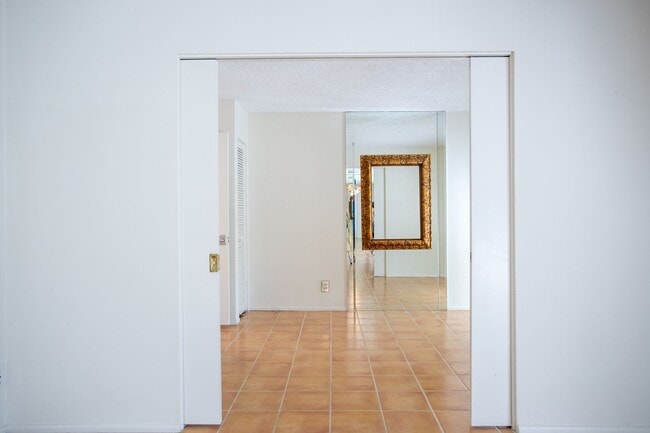 Building Photo - Mid-Century in Rancho Mirage!