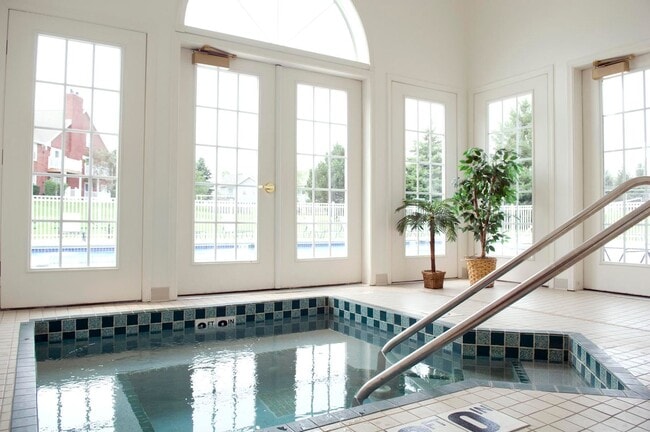 Building Photo - 2 Bedroom 2 Bathroom with Loft- Available Now!