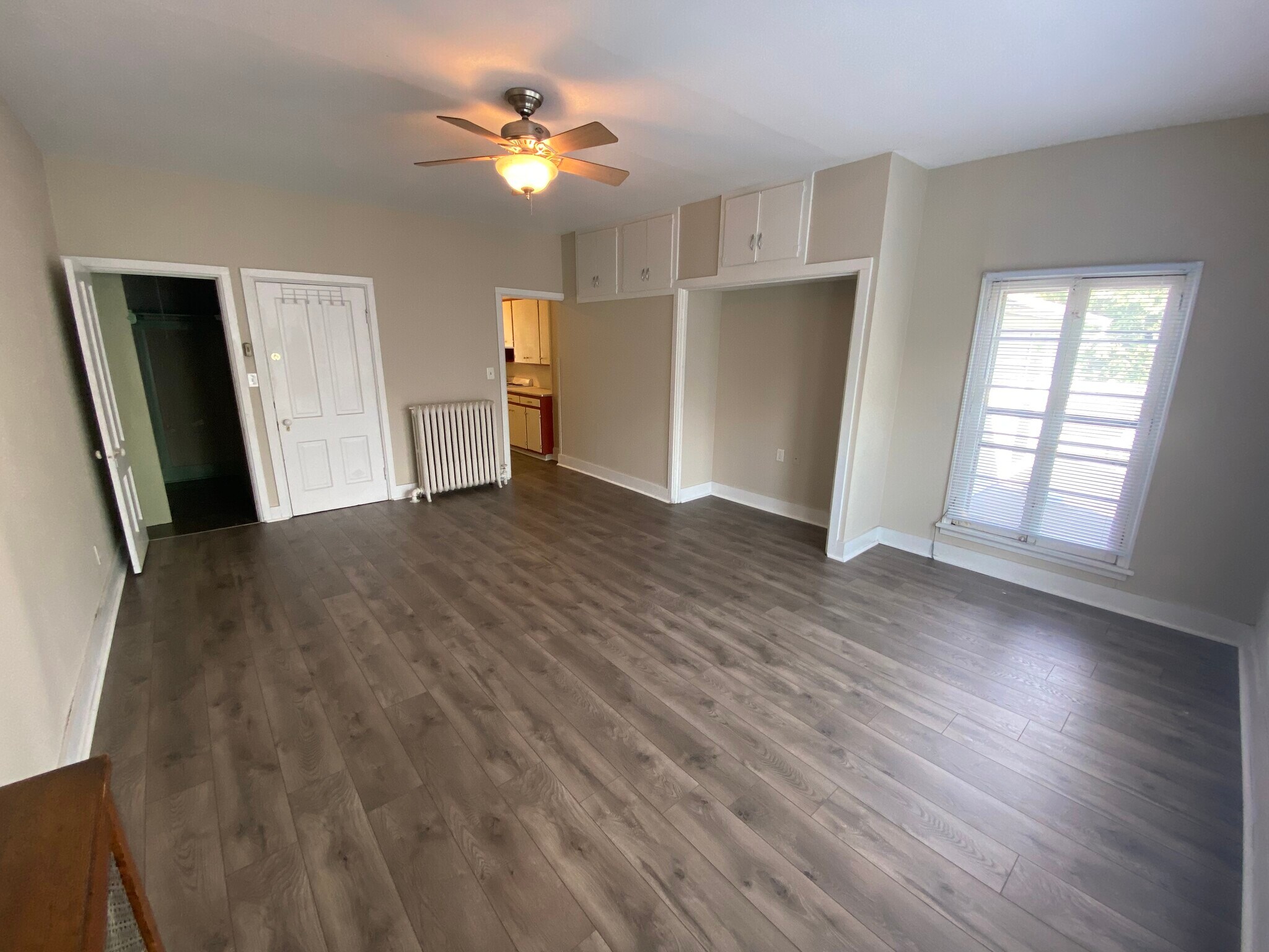 Building Photo - 221 8th St S