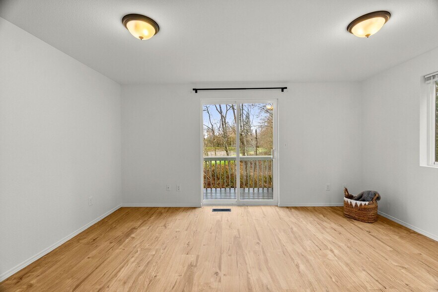 Building Photo - 1102 Irving St SW