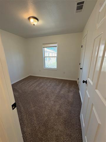 Building Photo - 932 Davis Ave