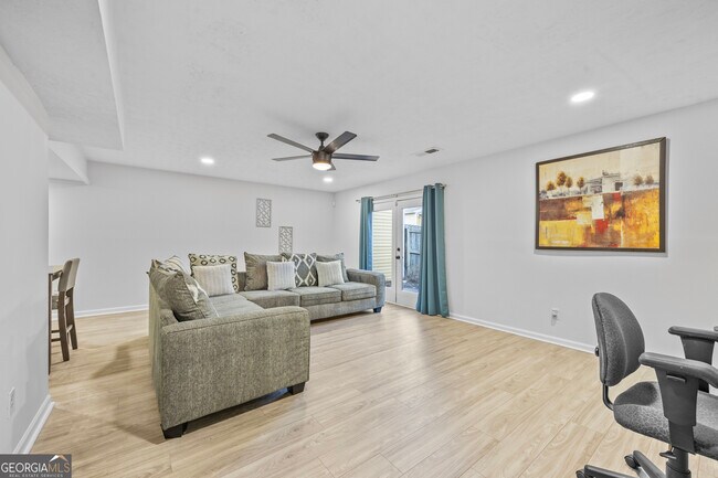 Building Photo - 2858 Spring Villa Ln