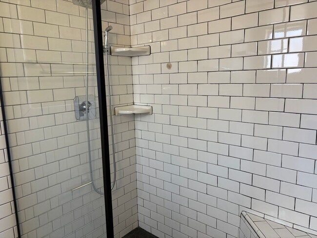 Building Photo - 3 Bedroom Brick Home