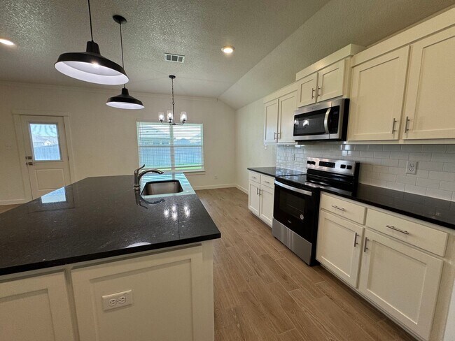 Building Photo - 4-Bedroom House for Rent in Temple