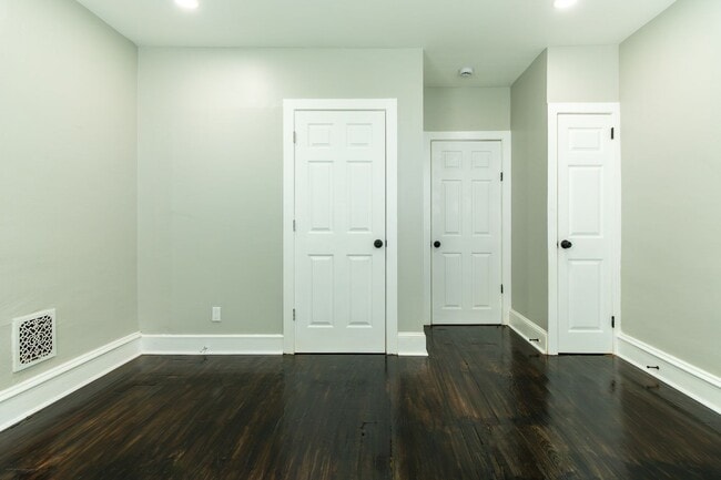 Building Photo - Spacious 3-Bedroom Single-Family Row Home ...