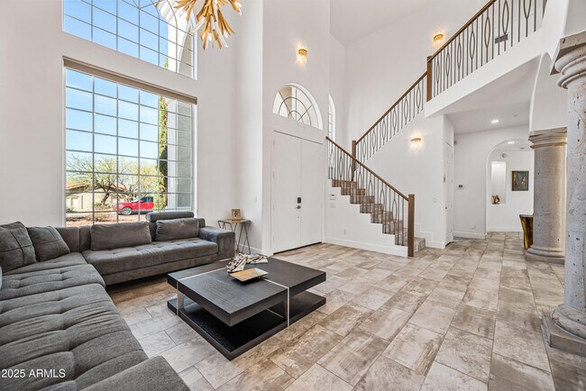 Building Photo - 15831 E Thistle Dr