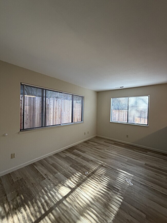 Building Photo - 1746 Mount Olive Dr