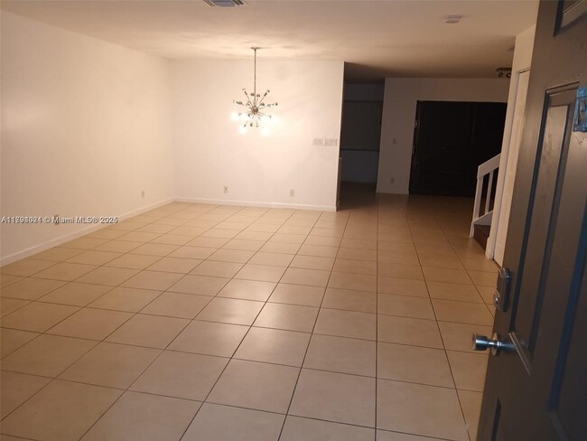Building Photo - 9073 Vineyard Lake Dr
