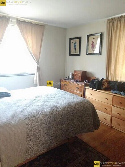 Primary Photo - 109 Warren St