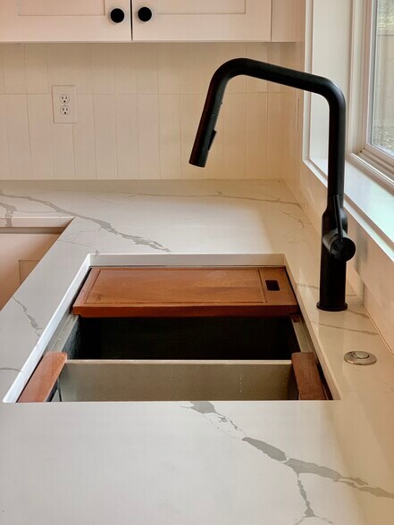 Kitchen Sink - 2676 George St NW