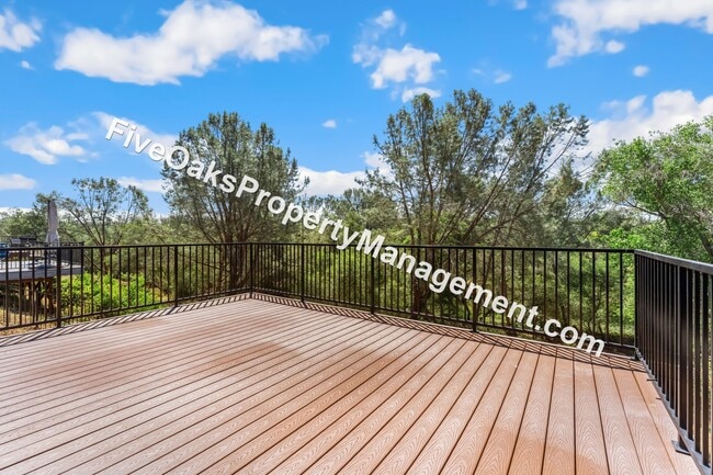 Building Photo - 571 Willow Ridge Ct