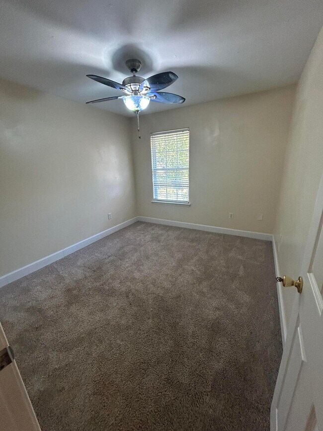 Building Photo - 70 Cypress Ln