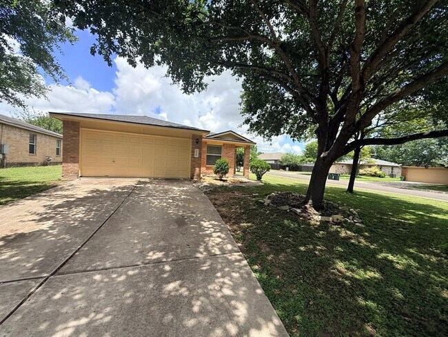 Building Photo - 116 Spur Cove