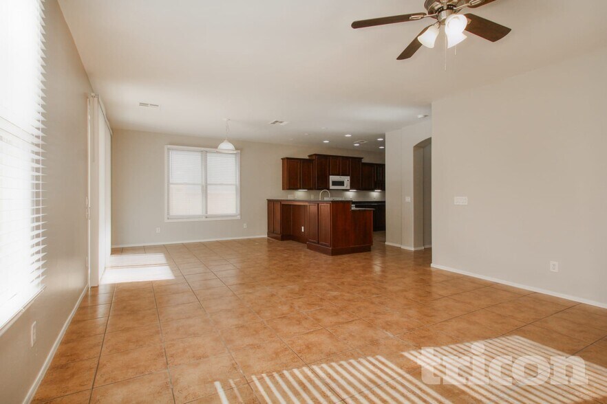 Building Photo - 2323 Grenadine Rd