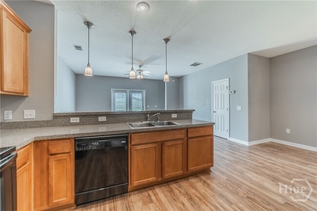 Building Photo - 580 Canyon Oak Loop