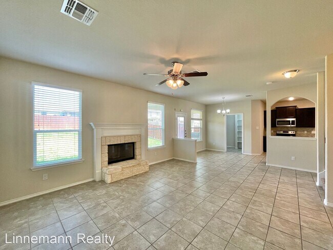 Building Photo - 4 br, 2.5 bath House - 3311 Lorne Drive