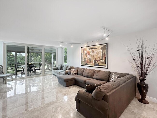 Building Photo - 3505 Oaks Way