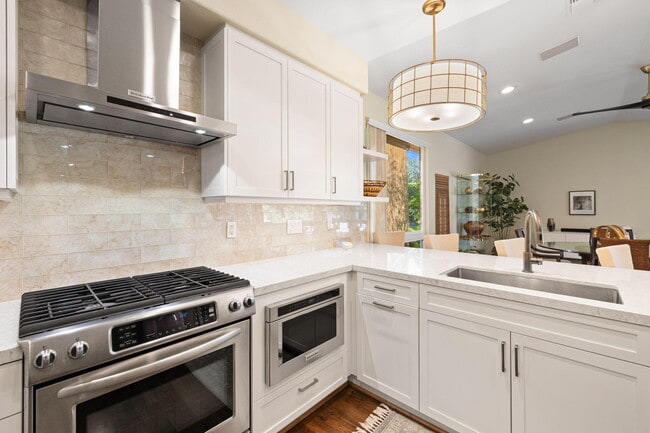 Building Photo - 49105 Casa Del Rio